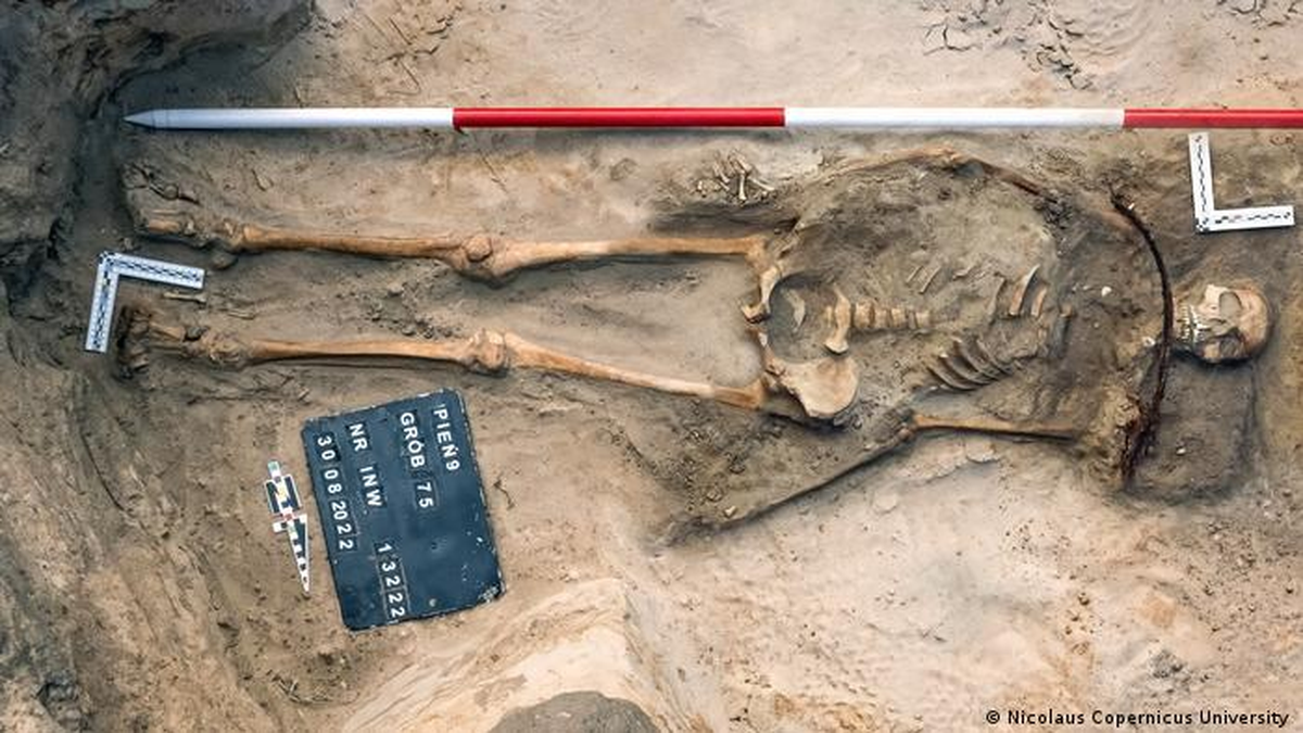 Los restos de la mujer, que se sospechaba que era un "vampiro", fue encontrado en un cementerio de Polonia.