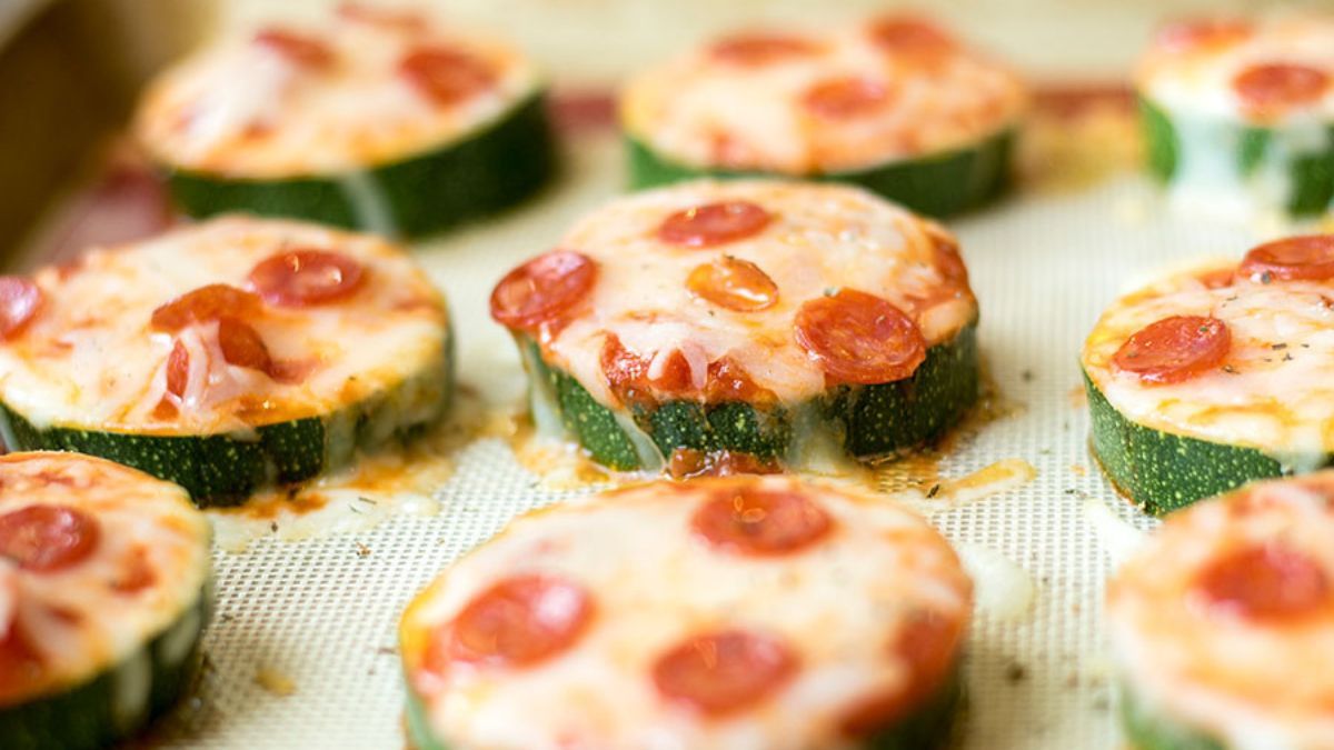 Aprendé a cocinar pizzetas de zucchini