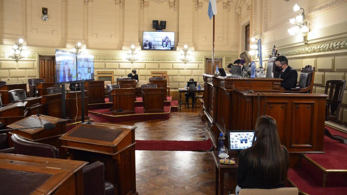 La presidenta del Senado y vicegobernadora