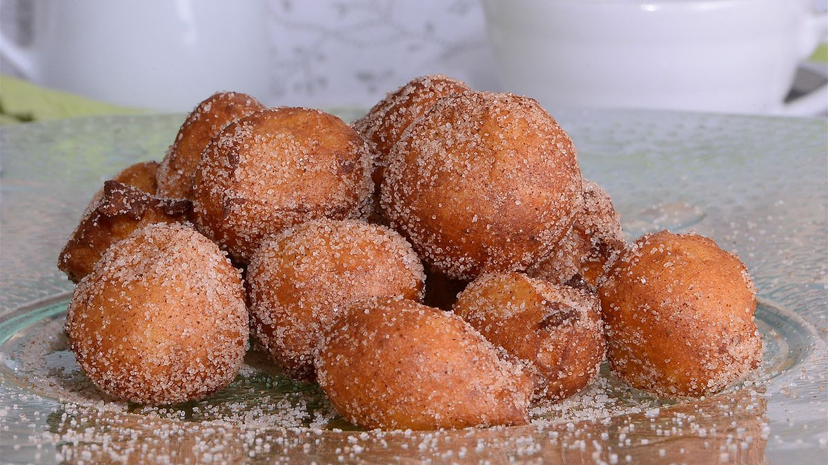 Los buñuelos de banana pueden hacerse con ingredientes que seguro tenés en casa y en unos pocos pasos. Los buñuelos de banana pueden hacerse con ingredientes que seguro tenés en casa y en unos pocos pasos.
