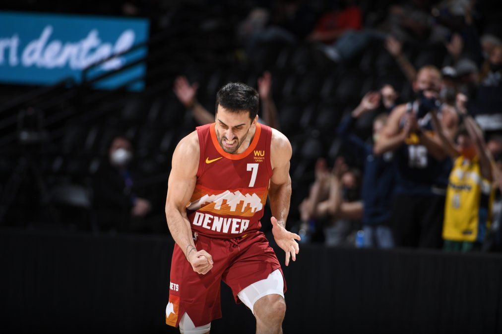 Facundo Campazzo cerró una buena actuación en el triunfo de Denver Nuggets ante Portland Trail Blazers en el segundo partido de los playoffs de la NBA.