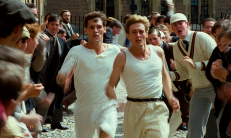 Ganadora de 4 premios Óscar, esta película narra el duro entrenamiento de un par de corredores británicos para los Juegos Olímpicos de 1924. Ganadora de 4 premios Óscar, esta película narra el duro entrenamiento de un par de corredores británicos para los Juegos Olímpicos de 1924.