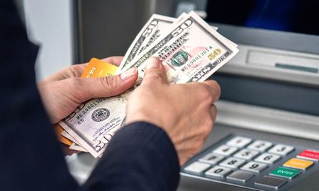 Sueldos en dólares: así funcionarán las nuevas cuentas sueldo que habilitó el Banco Central. Sueldos en dólares: así funcionarán las nuevas cuentas sueldo que habilitó el Banco Central.