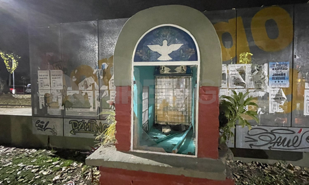 Robaron la imagen de un Virgen en barrio Mariano Comas. Robaron la imagen de un Virgen en barrio Mariano Comas.