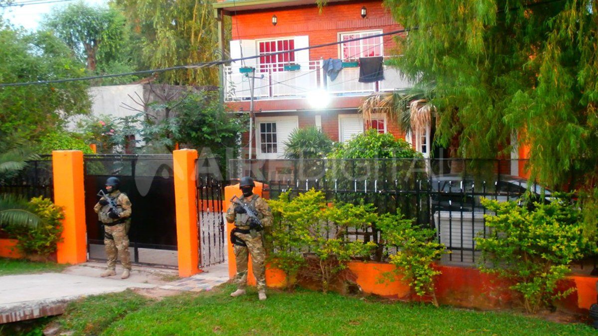 Grupos t&aacute;cticos el d&iacute;a en que fue detenido Villarroel en su casa de la manzana 1 de Alto Verde.&nbsp;