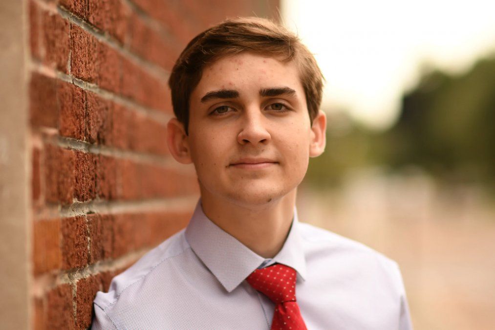 El adolescente que se volvió un dolor de cabeza para Bill Gates