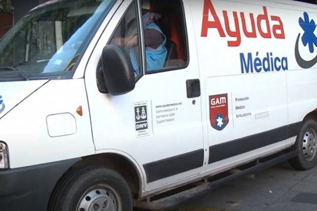 Doce detenidos por trasladar pantuflas en una ambulancia