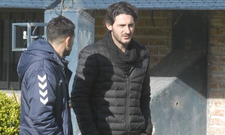 Diego Colotto se despidió de Independiente y llegará entre lunes y martes a Santa Fe para sumarse a Colón. Diego Colotto se despidió de Independiente y llegará entre lunes y martes a Santa Fe para sumarse a Colón.