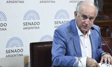 Reforma Judicial: el senador Parrilli aceptó excluir el artículo que obligaba jueces a denunciar eventuales presiones mediáticas. Reforma Judicial: el senador Parrilli aceptó excluir el artículo que obligaba jueces a denunciar eventuales presiones mediáticas.