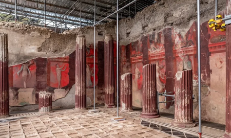 Impresionante hallazgo en Pompeya: una sala de banquetes con un enorme fresco dionisíaco. Impresionante hallazgo en Pompeya: una sala de banquetes con un enorme fresco dionisíaco.