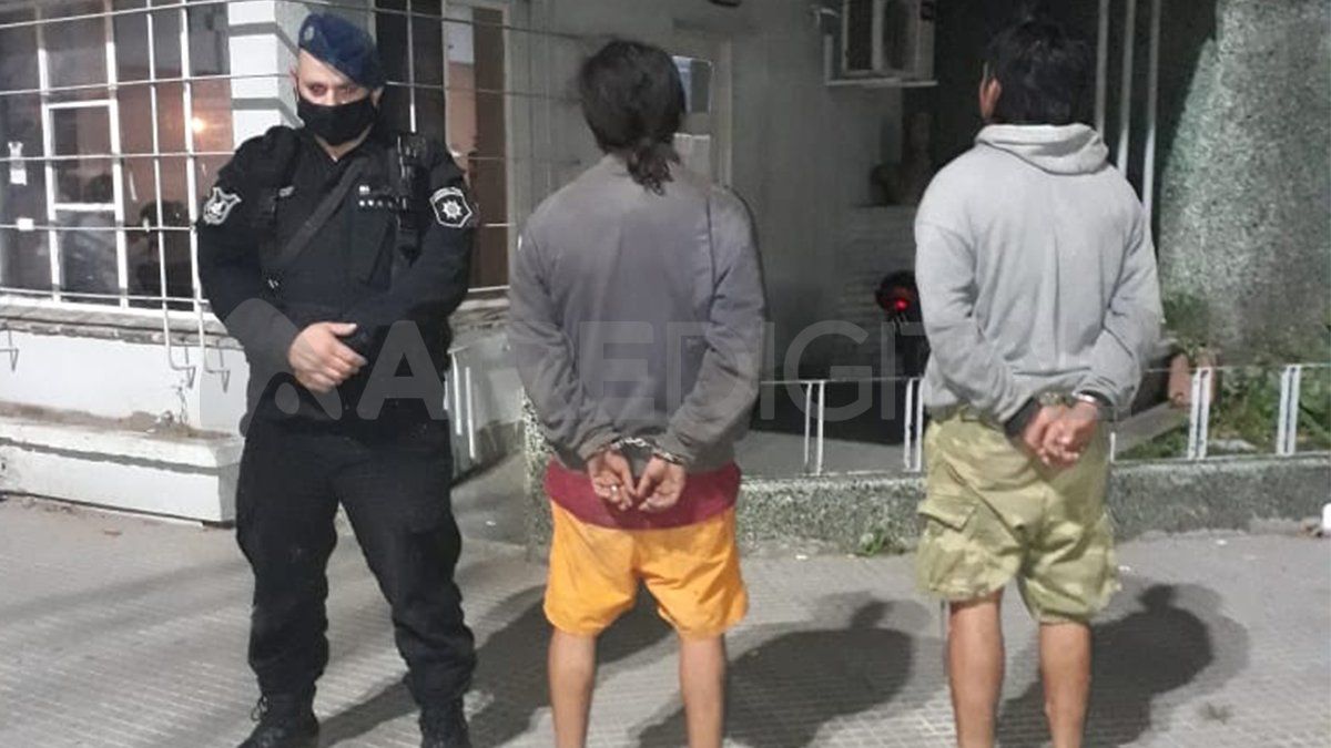 Los dos aprehendidos fueron trasladados a la seccional novena