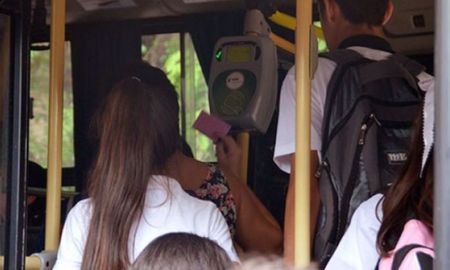 Se llevó adelante una auditoría del Boleto Educativo y, tras cruzar datos con universidades e instituciones educativas de distintos niveles, se dieron de baja 34.606 beneficios. Se llevó adelante una auditoría del Boleto Educativo y, tras cruzar datos con universidades e instituciones educativas de distintos niveles, se dieron de baja 34.606 beneficios.