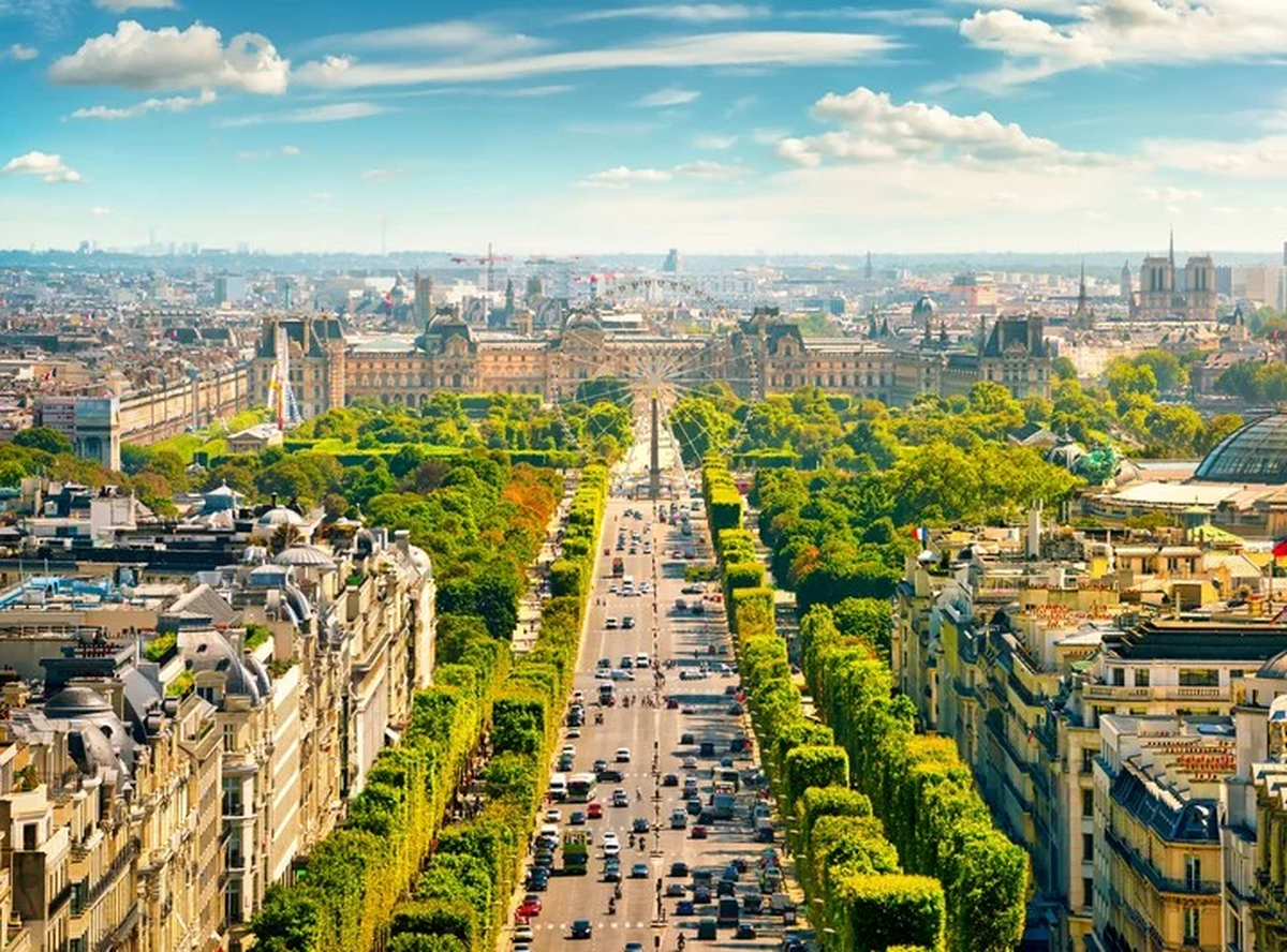 Una imagen aérea de Champs Élysées de día. Foto: Shutterstock