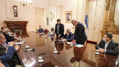 Alberto Fernández: Me pone muy contento haber llegado a este acuerdo, para mí es un honor poder firmarlo.