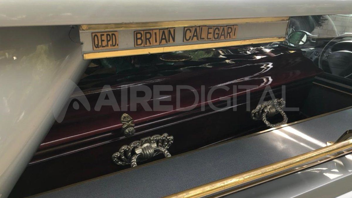 El cajón con el muerto debió ser custodiado hasta el cementario. 