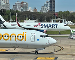 El tablero de partidas del Aeroparque Jorge Newbery del 1° de junio de 2026 es un documento en sí mismo. Aerolíneas Argentinas, LATAM, Gol, Sky, Jetsmart, Azul. El tablero de partidas del Aeroparque Jorge Newbery del 1° de junio de 2026 es un documento en sí mismo. Aerolíneas Argentinas, LATAM, Gol, Sky, Jetsmart, Azul.