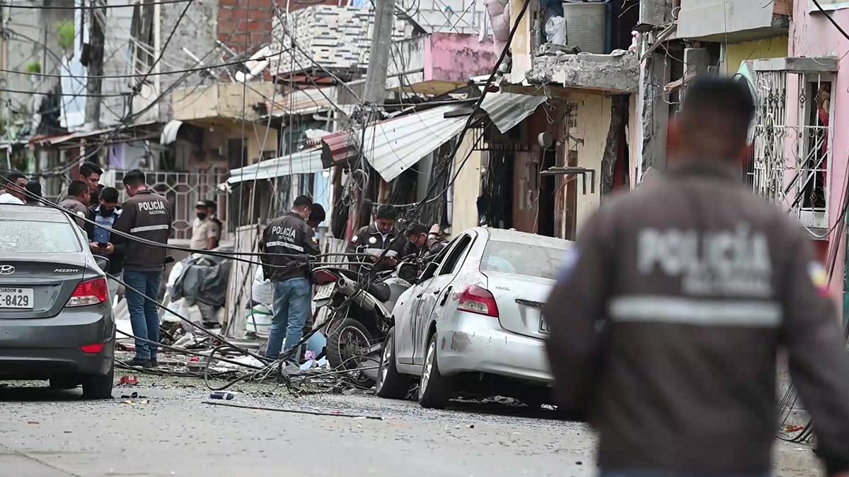 Los enfrentamientos entre grupos del narcotráfico derivaron además en cruentas matanzas en las cárceles del país.