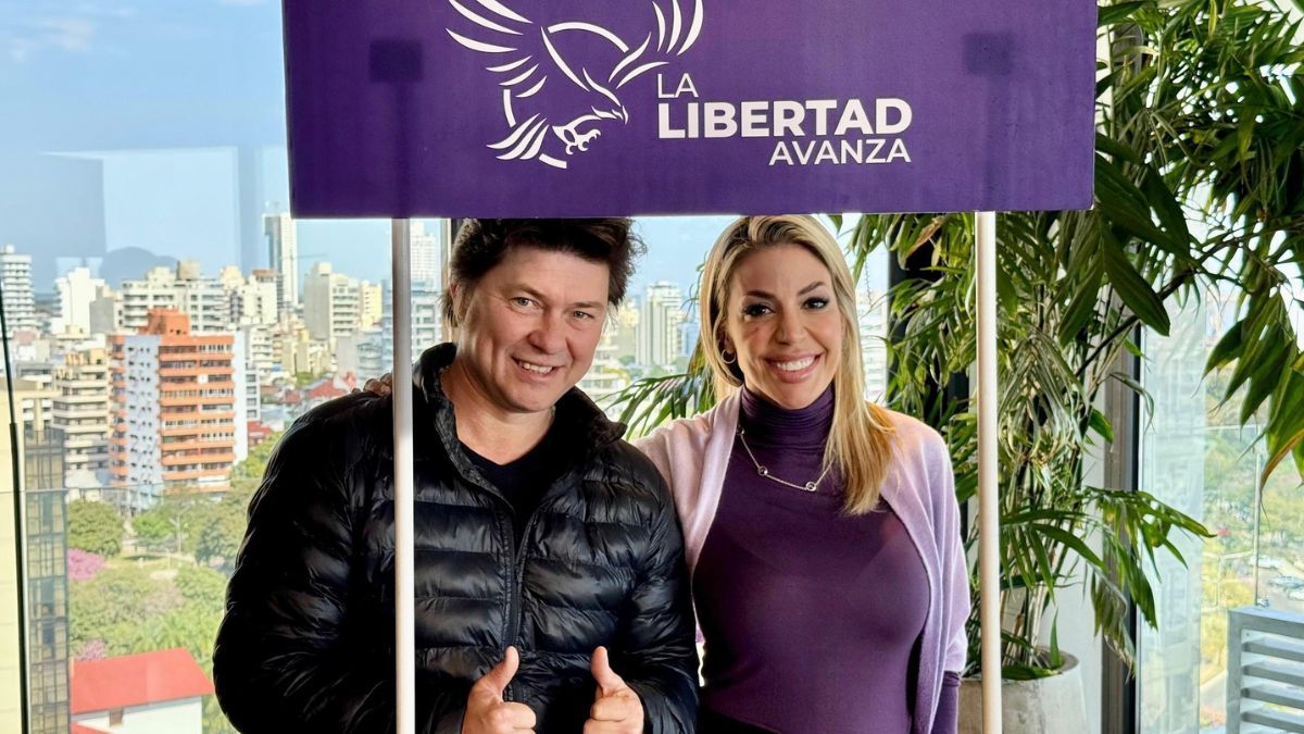 El diputado y candidato a gobernador de Corrientes por La Libertad Avanza junto a Virginia Gallardo.