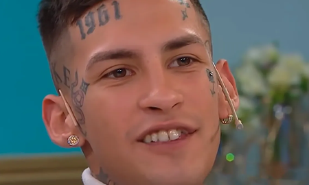 El cantante del momento visitó a Juana Viale y debió aclarar una situación que se dio cuando regresó de su gira por Europa. El cantante del momento visitó a Juana Viale y debió aclarar una situación que se dio cuando regresó de su gira por Europa.