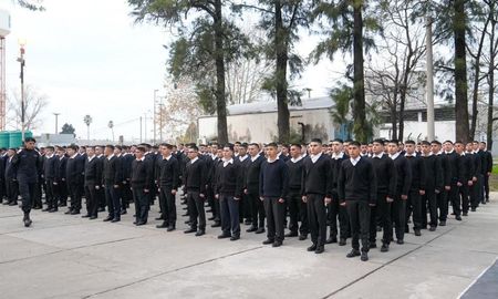 El Gobierno de Santa Fe presentó a 685 aspirantes que se preparan para incorporarse al Sistema Penitenciario. El Gobierno de Santa Fe presentó a 685 aspirantes que se preparan para incorporarse al Sistema Penitenciario.