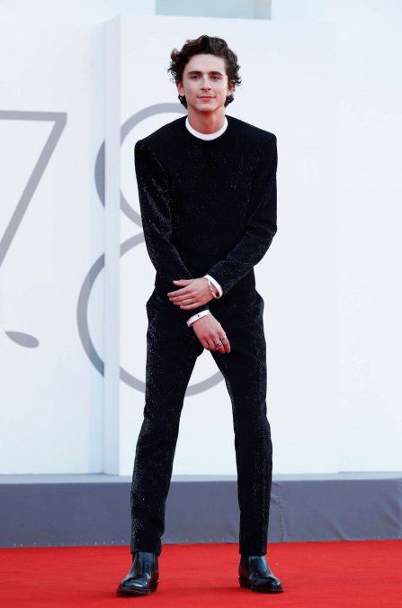 Timothee Chalamet en total black. 