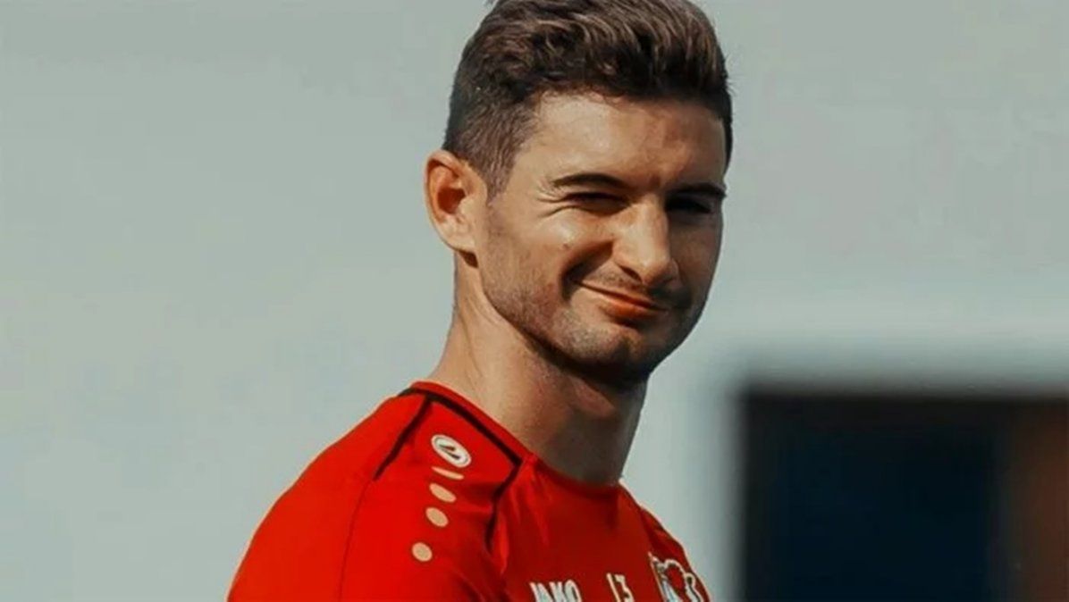 Lucas Alario saludó a Darío Genolet, el hincha de Colón que conmovió a todos en Asunción