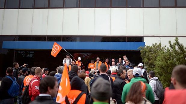 Un caso testigo: la empresa Electrolux anunció que, a partir de mayo, deja de producir heladeras y despide personal.