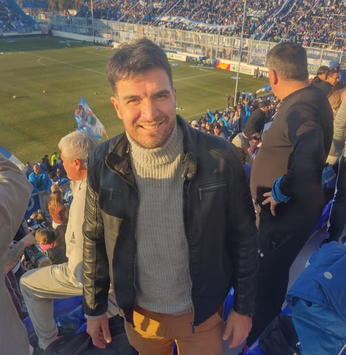 David Ramírez en el estadio de Gody Cruz. David Ramírez en el estadio de Gody Cruz.