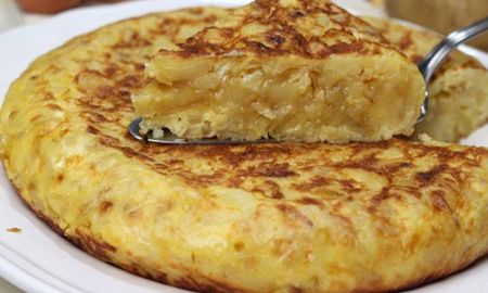 Tortilla de papas, by Claudia Fontán. Tortilla de papas, by Claudia Fontán.