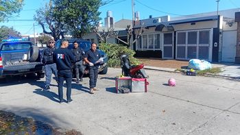 Una motociclista resultó herida tras chocar con una camioneta en barrio Sargento Cabral