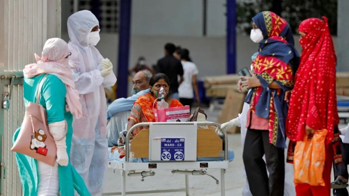 Los casos de coronavirus en la India se dispararon catastróficamente y retendrán las vacunas.