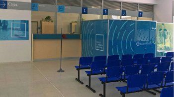 Bancos piden a los clientes no concurrir a las sucursales para evitar contagios