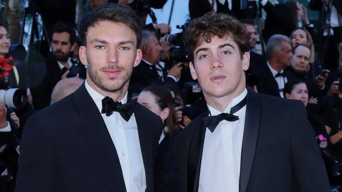 Franco Colapinto y Pierre Gasly saludaron a los fanáticos tras su primera Navidad como compañeros en Alpine. Franco Colapinto y Pierre Gasly saludaron a los fanáticos tras su primera Navidad como compañeros en Alpine.