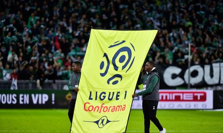 La Ligue 1 decidió suspender los descensos en la temporada actual -inconclusa por la pandemia- por considerarlos injustos para los equipos más complicados. La Ligue 1 decidió suspender los descensos en la temporada actual -inconclusa por la pandemia- por considerarlos injustos para los equipos más complicados.