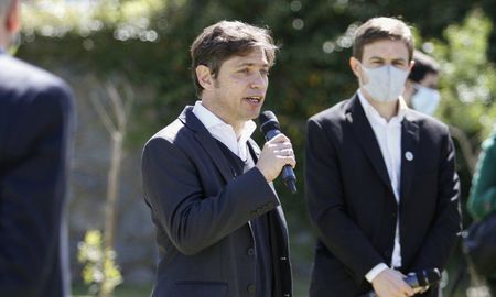 Kiciloff sancionó a Tandil y los dejó afuera de la repartición de fondos. La decisión tiene que ver con que se apartó del sistema de fases dispuestos en el marco del Aislamiento Social Preventivo y Obligatorio, dijeron desde el Gobierno. Kiciloff sancionó a Tandil y los dejó afuera de la repartición de fondos. La decisión tiene que ver con que se apartó del sistema de fases dispuestos en el marco del Aislamiento Social Preventivo y Obligatorio, dijeron desde el Gobierno.