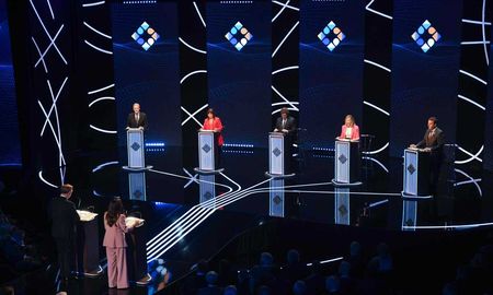 La falta de viviendas, la inaccesibilidad a los créditos hipotecarios, los valores de los alquileres, las viviendas ociosas y los loteos, fueron uno de los ejes trascendentes del debate presidencial. La falta de viviendas, la inaccesibilidad a los créditos hipotecarios, los valores de los alquileres, las viviendas ociosas y los loteos, fueron uno de los ejes trascendentes del debate presidencial.