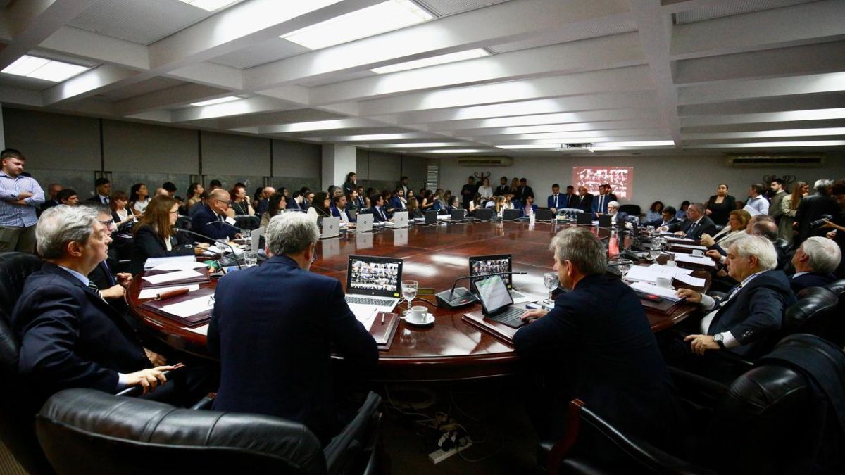 Se elevaron 17 ternas al Poder Ejecutivo con 51 postulantes. Se elevaron 17 ternas al Poder Ejecutivo con 51 postulantes.