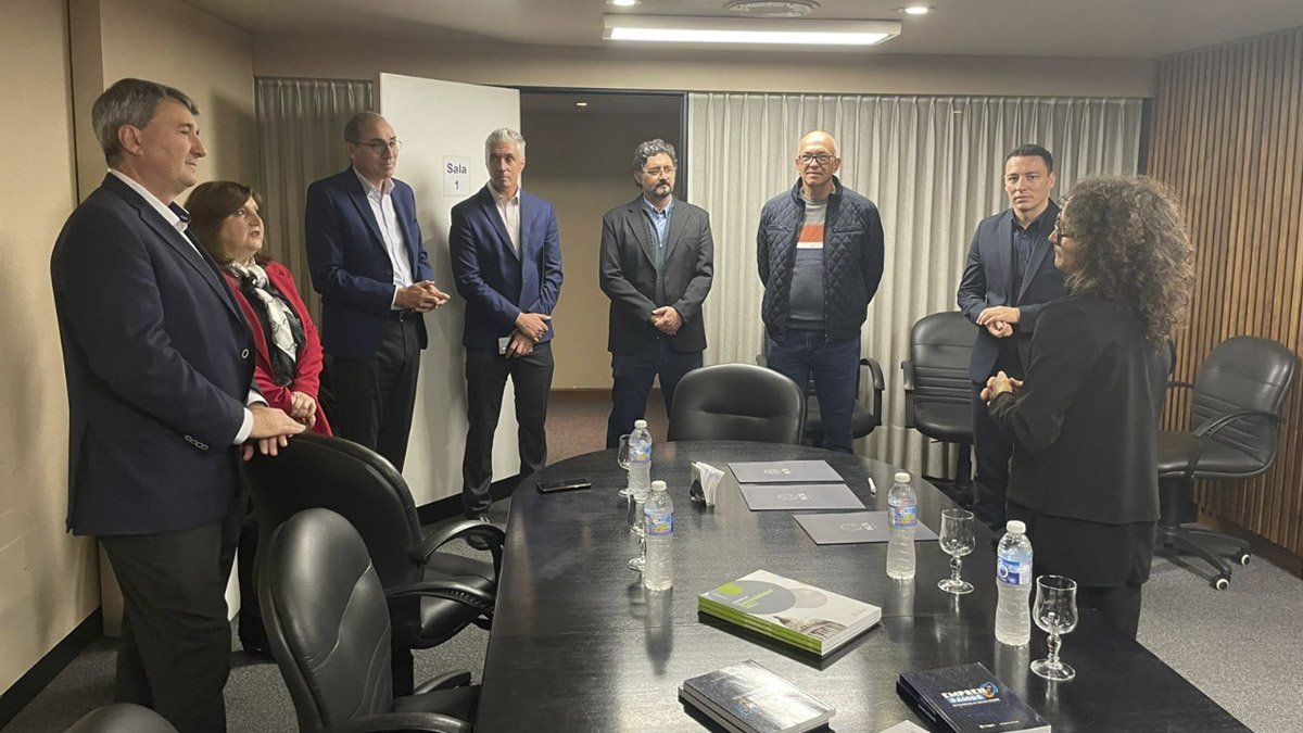 El convenio firmado entre la BCR y el Ministerio de Educaci&oacute;n est&aacute; destinado al desarrollo de actividades de cooperaci&oacute;n institucional y de asistencia t&eacute;cnica dirigidas a facilitar y fortalecer la vinculaci&oacute;n entre las instituciones de Educaci&oacute;n Secundaria modalidad T&eacute;cnico Profesional a trav&eacute;s de pr&aacute;cticas profesionalizantes.
