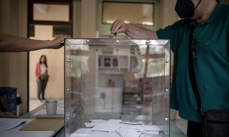 Luego que ningún partido lograse mayoría absoluta se disolverá el Parlamento cuando se anuncien formalmente los próximos comicios. Luego que ningún partido lograse mayoría absoluta se disolverá el Parlamento cuando se anuncien formalmente los próximos comicios.