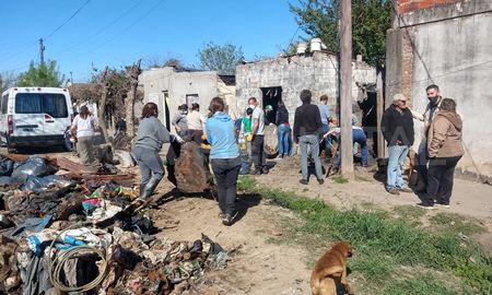 Desde el municipio se tomó conocimiento de la situación de esta persona por una denuncia que llegó al 0800 de a Municipalidad por maltrato y descuido de animales. Sin embargo los animales están en buen estado y alimentados. Desde el municipio se tomó conocimiento de la situación de esta persona por una denuncia que llegó al 0800 de a Municipalidad por maltrato y descuido de animales. Sin embargo los animales están en buen estado y alimentados.