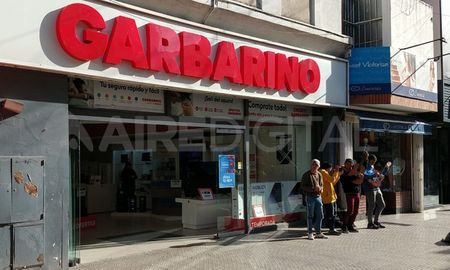 En Santa Fe, los locales de Garbarino funcionan con normalidad por el momento. En Santa Fe, los locales de Garbarino funcionan con normalidad por el momento.