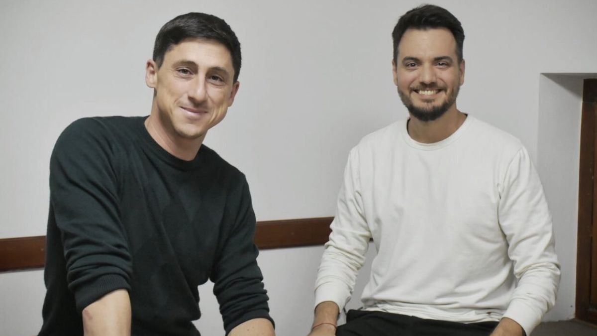 La lista Adelante, que tiene como referente al precandidato a senador por La Capital, Paco Garibaldi, junto al precandidato a concejal, Martín Ferrato.