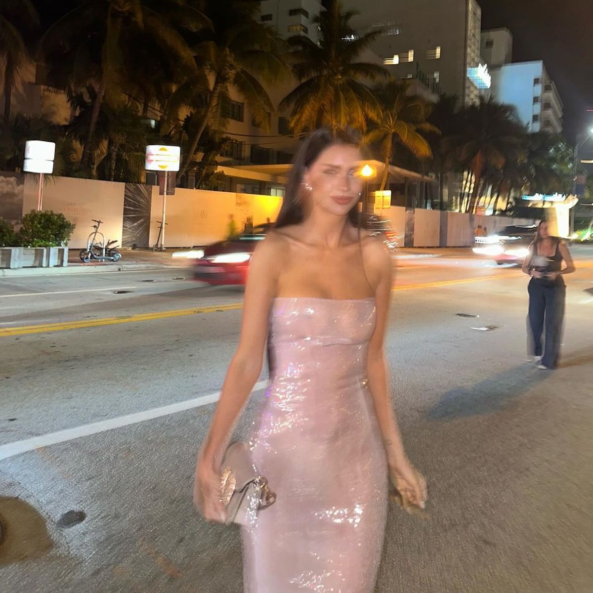 Zaira recibió muchas críticas por su look. Zaira recibió muchas críticas por su look.