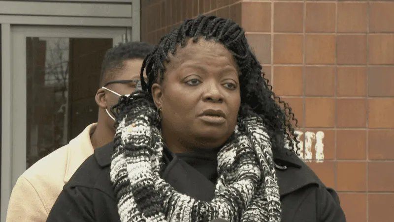 Anjanette Young inició una demanda contra el Departamento de Policía de Chicago