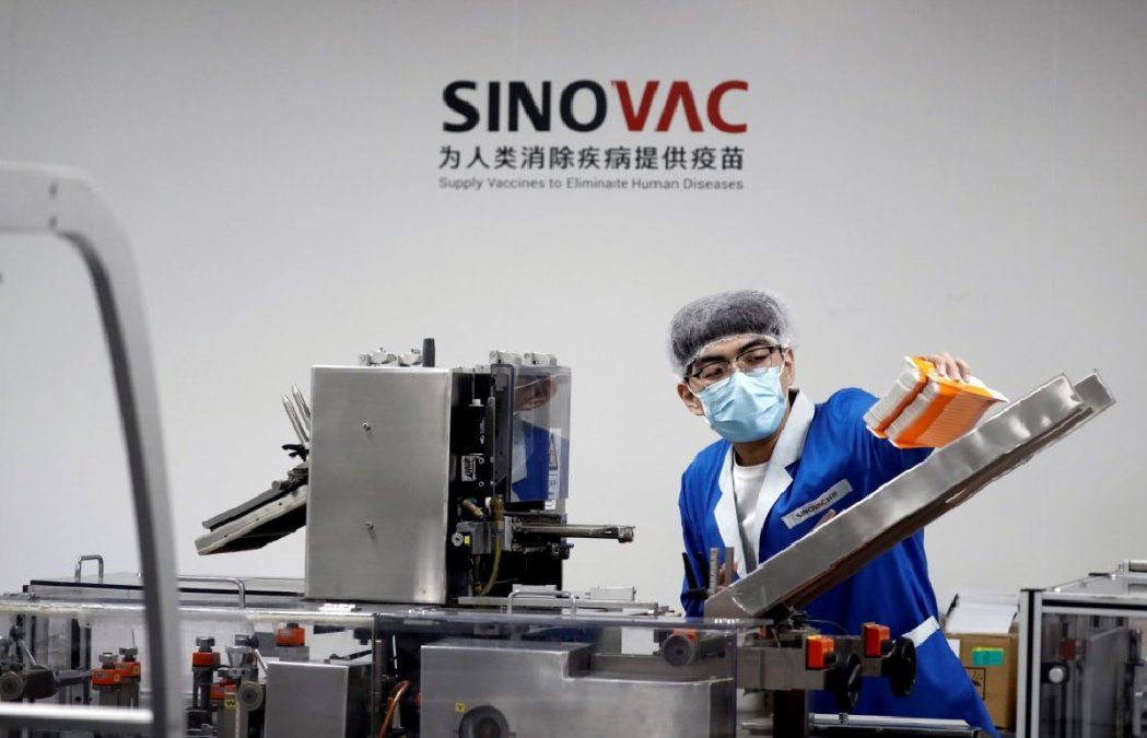 La eficacia de la CoronaVac se constituye con la aplicación de ambas dosis en un período de 14 días.&nbsp;