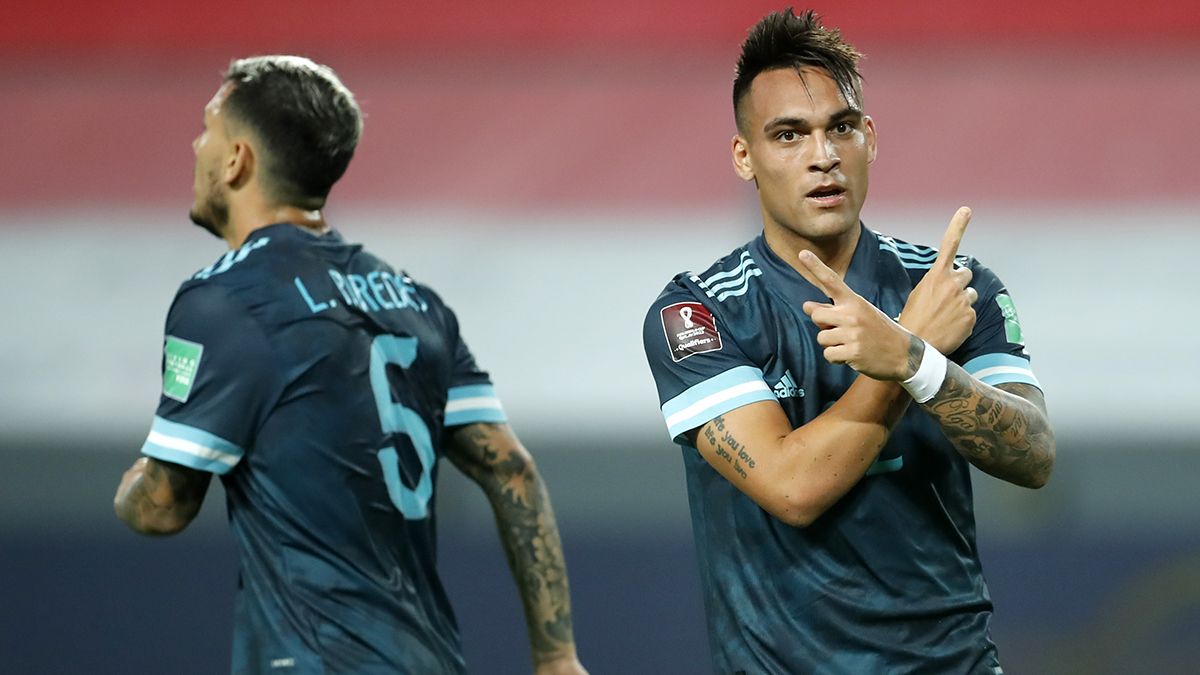 Lautaro Martínez puso el 2-0 para la Selección Argentina ante Perú por las Eliminatorias Sudamericanas.