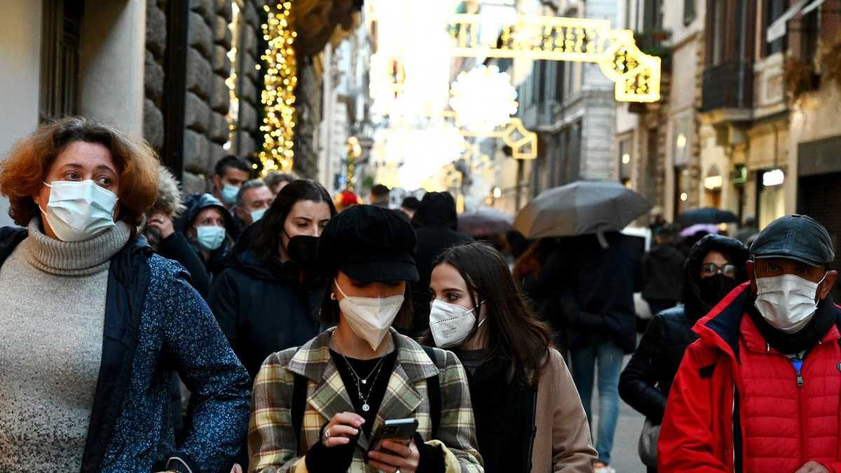 Según cifras oficiales, 47.996.475 personas, el 88,87% de la población mayor de 12 años, ya recibió al menos una dosis de vacuna contra el coronavirus, mientras que los que poseen las dos rondan el 75%.