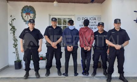 Colastiné Norte: un joven de 22 años y un hombre de 32 fueron detenidos en un allanamiento. Colastiné Norte: un joven de 22 años y un hombre de 32 fueron detenidos en un allanamiento.