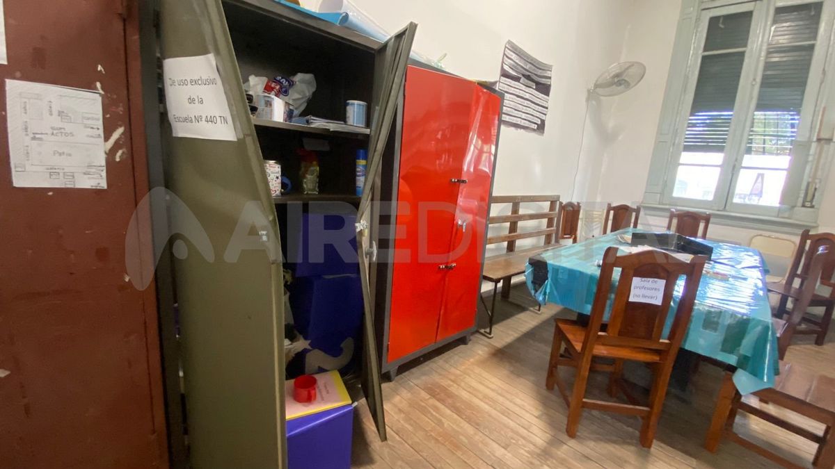 Robaron y vandalizaron el Colegio Nacional: iban a redescubrir una placa que se habían llevado en un robo anterior