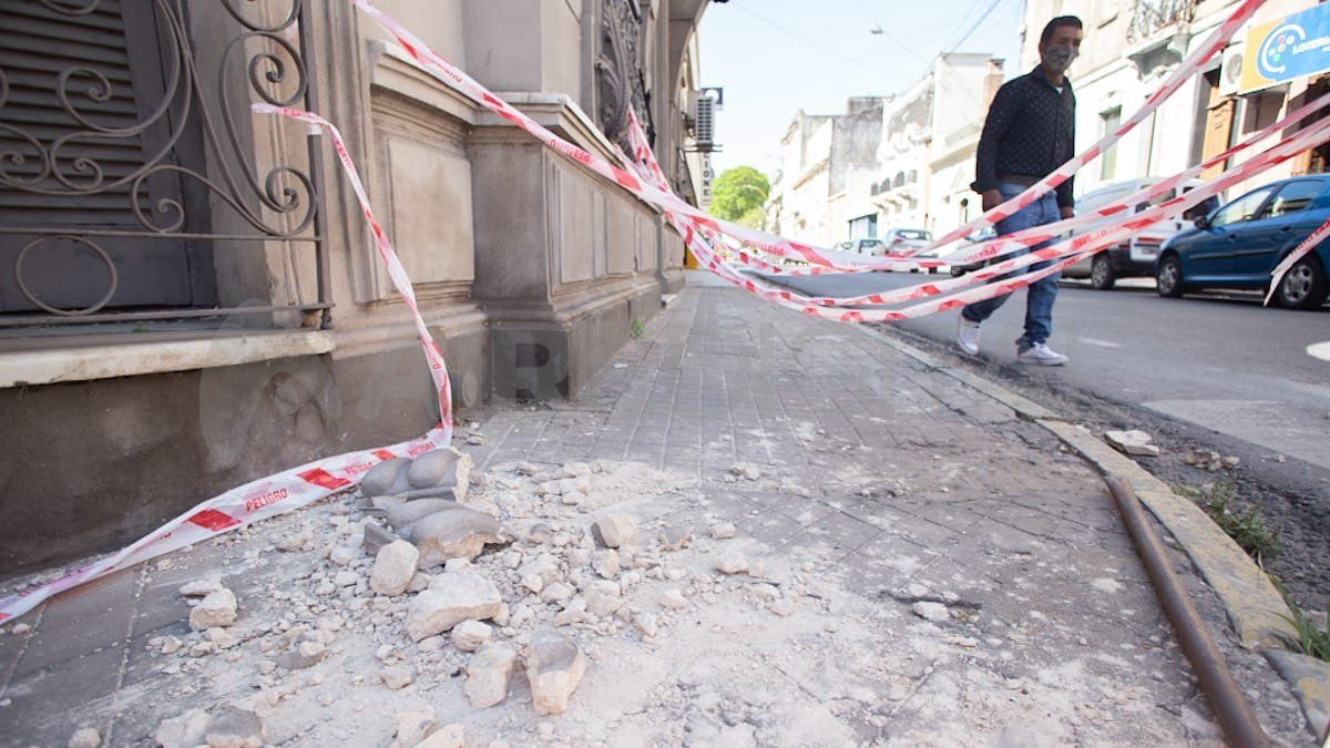 Pusieron un vallado más amplio que abarca la vereda de Monseñor Zaspe, no solo la esquina y notificaron formalmente a los propietarios de la casa.